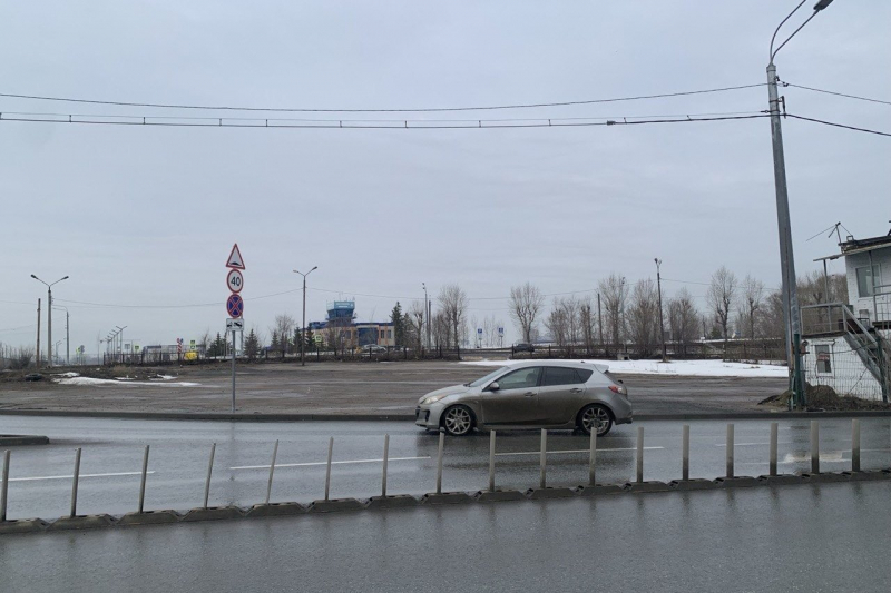 Власти Казани потребовали снести автостоянку с АЗС и шиномонтажом на Кремлевской набережной