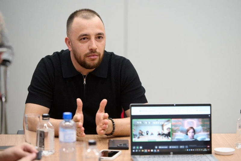 «Без ИИ сейчас просто никуда: ты теряешь деньги и эффективность, проигрываешь конкуренцию»
