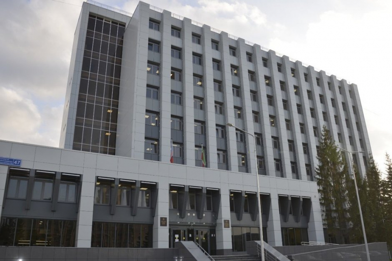 Дорогой труд: кто сможет платить иностранцам зарплату в 717 тысяч рублей