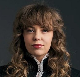 «Если посмотреть репертуар — мы не особо отличаемся от государственного театра»