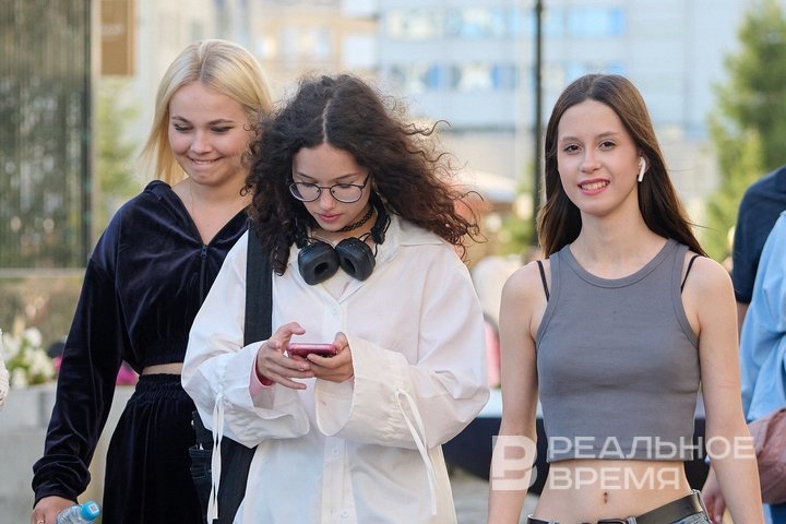 Первый складной iPhone, 5G в России: что произошло в мире технологий на этой неделе