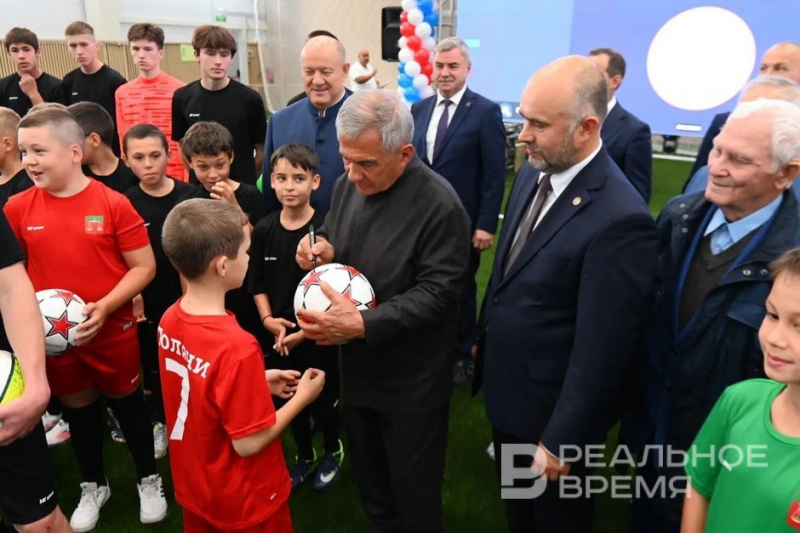 Рустам Минниханов: «Уверен, что воспитанники татарстанского футбола поднимутся на новый уровень»