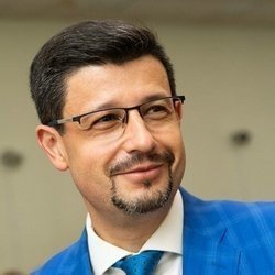ФГУП «Авиакомплект» ищет арендатора на «президентский» Ту-214